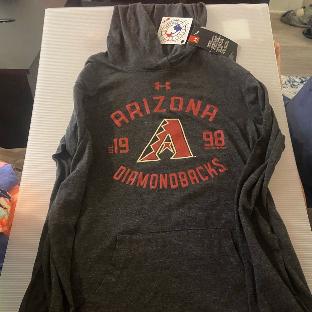 Lightweight Under Armour Hooded Long Sleeve